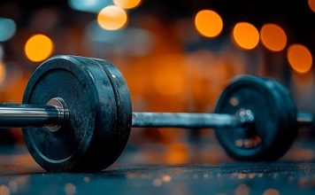 Dayanıklılığı Artıran Fitness Egzersizleri Fitness dünyasında dayanıklılık, yalnızca uzun süre koşabilmek ya da yorulmadan egzersiz yapabilmek anlamına gelmez. Kasların, kalp ve dolaşım sisteminin, solunum kapasitesinin ve genel fiziksel performansın uzun süre yüksek seviyede çalışabilmesi de dayanıklılığın önemli parçalarıdır. Düzenli yapılan doğru egzersizler sayesinde hem spor performansı gelişebilir hem de günlük yaşam aktiviteleri daha kolay hale gelebilir. Konulu bir haber görseli.