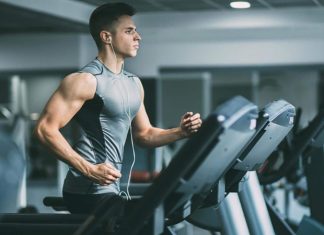 Düzenli Kardiyo Fitness Hedeflerine Ulaşmayı Kolaylaştırıyor Fitness yolculuğunda başarılı sonuçlar elde etmek isteyen bireyler için kardiyo antrenmanları önemli bir yere sahip olmaya devam ediyor. Düzenli olarak uygulanan kardiyo çalışmaları yalnızca kalori yakımını desteklemekle kalmıyor, aynı zamanda kalp ve damar sağlığını güçlendiriyor, dayanıklılığı artırıyor ve genel yaşam kalitesini olumlu yönde etkiliyor. Uzmanlar, kuvvet antrenmanlarıyla birlikte planlanan kardiyo egzersizlerinin daha dengeli ve sürdürülebilir bir gelişim sağladığını vurguluyor. Konulu bir haber görseli.