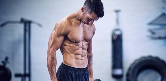 Fitness Donanımlarında Güvenlik Standartları Güncelleniyor Fitness sektöründe kullanıcı güvenliği her geçen gün daha fazla önem kazanırken, spor ekipmanlarının üretim süreçlerinde yeni standartlar uygulanmaya devam ediyor. Spor salonlarında ve bireysel kullanım alanlarında kullanılan cihazların daha güvenli, dayanıklı ve kullanıcı dostu olması için geliştirilen fitness donanımları standartları, teknolojik gelişmeler doğrultusunda yeniden şekilleniyor. Konulu bir haber görseli.