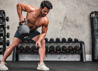 Fitness Ekipmanlarında Ergonomi Neden Önemli? Fitness sektöründe kullanıcı deneyimini belirleyen en önemli unsurlardan biri ekipmanların tasarım özellikleri olarak öne çıkıyor. Spor salonlarında veya ev ortamında kullanılan araçların yalnızca dayanıklı olması yeterli görülmezken, insan vücuduna uyum sağlayan yapıya sahip olması da büyük önem taşıyor. Bu noktada fitness ekipmanları içerisinde ergonomik tasarımlar, hem performansı artırması hem de sakatlanma risklerini azaltması nedeniyle giderek daha fazla tercih ediliyor. Konulu bir haber görseli.