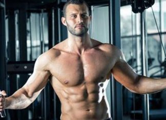 Fitness Sporcuları İçin Toparlanma Süreci Nasıl Olmalı? Fitness dünyasında başarılı sonuçlara ulaşmak isteyen sporcular genellikle antrenman programlarına, ağırlık seçimlerine ve beslenme düzenlerine büyük önem veriyor. Ancak fiziksel gelişimin en önemli parçalarından biri olan toparlanma süreci çoğu zaman göz ardı edilebiliyor. Yoğun egzersiz sonrasında vücudun kendini yenilemesi, kasların güçlenmesi ve performansın korunması için doğru bir dinlenme planı gerekiyor. Konulu bir haber görseli.