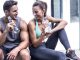 Geleceğin Mesleği Olarak Fitness Antrenörlüğü Sağlıklı yaşam bilincinin dünya genelinde hızla yaygınlaşması, spor ve egzersize olan ilgiyi her geçen yıl artırıyor. Bu gelişim yalnızca spor salonlarının sayısını yükseltmekle kalmıyor, aynı zamanda nitelikli fitness antrenörlüğü mesleğine olan ihtiyacı da büyütüyor. Bireyler artık yalnızca kilo vermek ya da kas geliştirmek için değil, yaşam kalitesini artırmak, kronik hastalık risklerini azaltmak ve düzenli bir yaşam tarzı oluşturmak amacıyla profesyonel destek almayı tercih ediyor. Bu durum, fitness antrenörü mesleğini geleceğin en dikkat çeken kariyer alanlarından biri haline getiriyor. Konulu bir haber görseli.