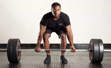 Kuvvet Çalışmaları Fitness Gelişimine Nasıl Katkı Sağlar? Fitness dünyasında başarılı sonuçlar elde etmek isteyen sporcular için kuvvet çalışmaları, gelişimin en önemli yapı taşlarından biri olarak kabul ediliyor. Düzenli şekilde uygulanan kuvvet antrenmanları yalnızca kas hacmini artırmakla kalmıyor; aynı zamanda dayanıklılığı geliştiriyor, metabolizmayı hızlandırıyor ve günlük yaşam kalitesini yükseltiyor. Bilimsel araştırmalar, doğru planlanan kuvvet egzersizlerinin hem profesyonel sporcular hem de amatör bireyler için uzun vadeli sağlık ve performans avantajları sunduğunu ortaya koyuyor. Konulu bir haber görseli.