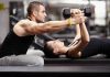 Fitness sektöründe dijitalleşmenin hız kazanmasıyla birlikte çalışma modelleri de önemli ölçüde değişiyor. Geleneksel salon ortamının yanı sıra internet üzerinden sunulan hizmetler, fitness eğitmenleri için yeni kariyer fırsatları oluşturuyor. Online danışmanlık, uzaktan takip sistemleri ve dijital antrenman programları sayesinde eğitmenler daha geniş kitlelere ulaşabiliyor. Konulu bir haber görseli.