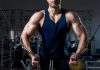 Fitness dünyasında sürekli gelişim sağlamak isteyen sporcuların en çok üzerinde durduğu konulardan biri antrenman sistemlerinin doğru şekilde planlanması oluyor. Vücudun belirli bir seviyeye alışmasının ardından aynı yükle çalışmaya devam etmek, zaman içerisinde gelişimin yavaşlamasına neden olabiliyor. Bu noktada progressive overload yani kademeli yüklenme yöntemi, sporcuların performansını artırmak ve fiziksel gelişimini sürdürmek için önemli bir yaklaşım olarak öne çıkıyor. Konulu bir haber görseli.