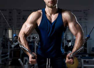 Progressive Overload Fitness Gelişiminde Neden Önemli Fitness dünyasında sürekli gelişim sağlamak isteyen sporcuların en çok üzerinde durduğu konulardan biri antrenman sistemlerinin doğru şekilde planlanması oluyor. Vücudun belirli bir seviyeye alışmasının ardından aynı yükle çalışmaya devam etmek, zaman içerisinde gelişimin yavaşlamasına neden olabiliyor. Bu noktada progressive overload yani kademeli yüklenme yöntemi, sporcuların performansını artırmak ve fiziksel gelişimini sürdürmek için önemli bir yaklaşım olarak öne çıkıyor. Konulu bir haber görseli.