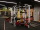 Yeni Nesil Fitness Donanımları Tanıtıldı Teknolojinin spor sektörüne etkisi her geçen yıl daha da belirgin hale gelirken, tanıtılan yeni nesil fitness donanımları hem spor salonlarının hem de bireysel kullanıcıların dikkatini çekiyor. Dijital özelliklerle donatılan modern ekipmanlar, kullanıcı deneyimini geliştirmeyi hedeflerken performans takibi, güvenlik ve antrenman verimliliği gibi alanlarda da önemli yenilikler sunuyor. Özellikle spor salonlarının rekabet gücünü artıran bu donanımlar, sektörün geleceğine yön verecek yatırımlar arasında gösteriliyor. Konulu bir haber görseli.